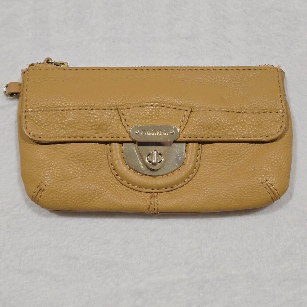 Calvin Klein ✦ Tan Leather Wristlet Clutch ✦ Zip Turnlock Closure Compact OS